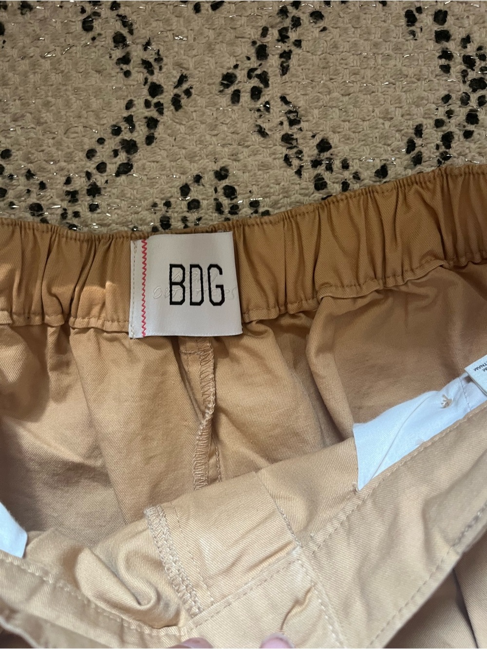 BDG Kari Twill Wide-Leg Cropped Culotte Golden Khaki - Picture 7 of 10